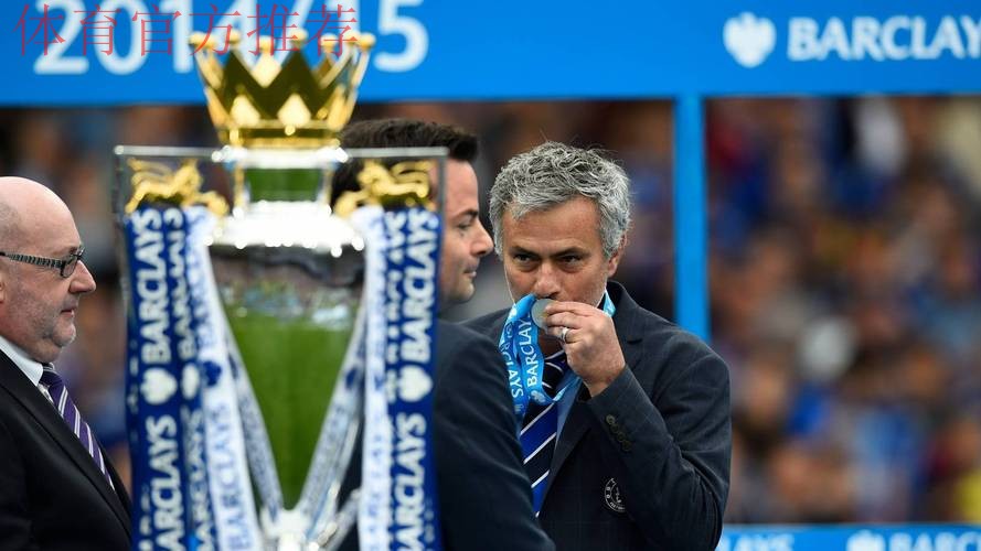 穆帅表示他的白发，有前切尔西和前皇马球员迪亚拉的一份功劳